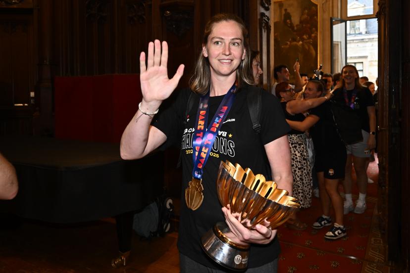 Belgium's captain Emma Meesseman carries the trophy at the celebrations at the Brussels city hall and Grand Place/ Grote Markt for Belgian national women basket team 'the Belgian Cats', after winning yesterday's European Championship final, Monday 30 June 2025. Yesterday the Cats successfully defended their European title, beating Spain in the final of the FIBA Women's EuroBasket 2025.  BELGA PHOTO ERIC LALMAND