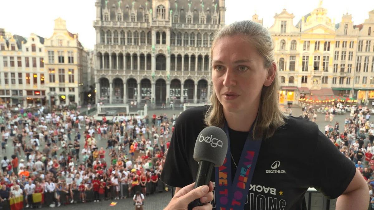Video showing 00:00:00:00 - 00:01:50:17 Dutch interview with Belgium's captain Emma Meesseman carries the trophy at the celebrations at the Brussels city hall and Grand Place/ Grote Markt for Belgian national women basket team 'the Belgian Cats', after winning yesterday's European Championship final, Monday 30 June 2025. Yesterday the Cats successfully defended their European title, beating Spain in the final of the FIBA Women's EuroBasket 2025. BELGA VIDEO MAARTEN WEYNANTS.
