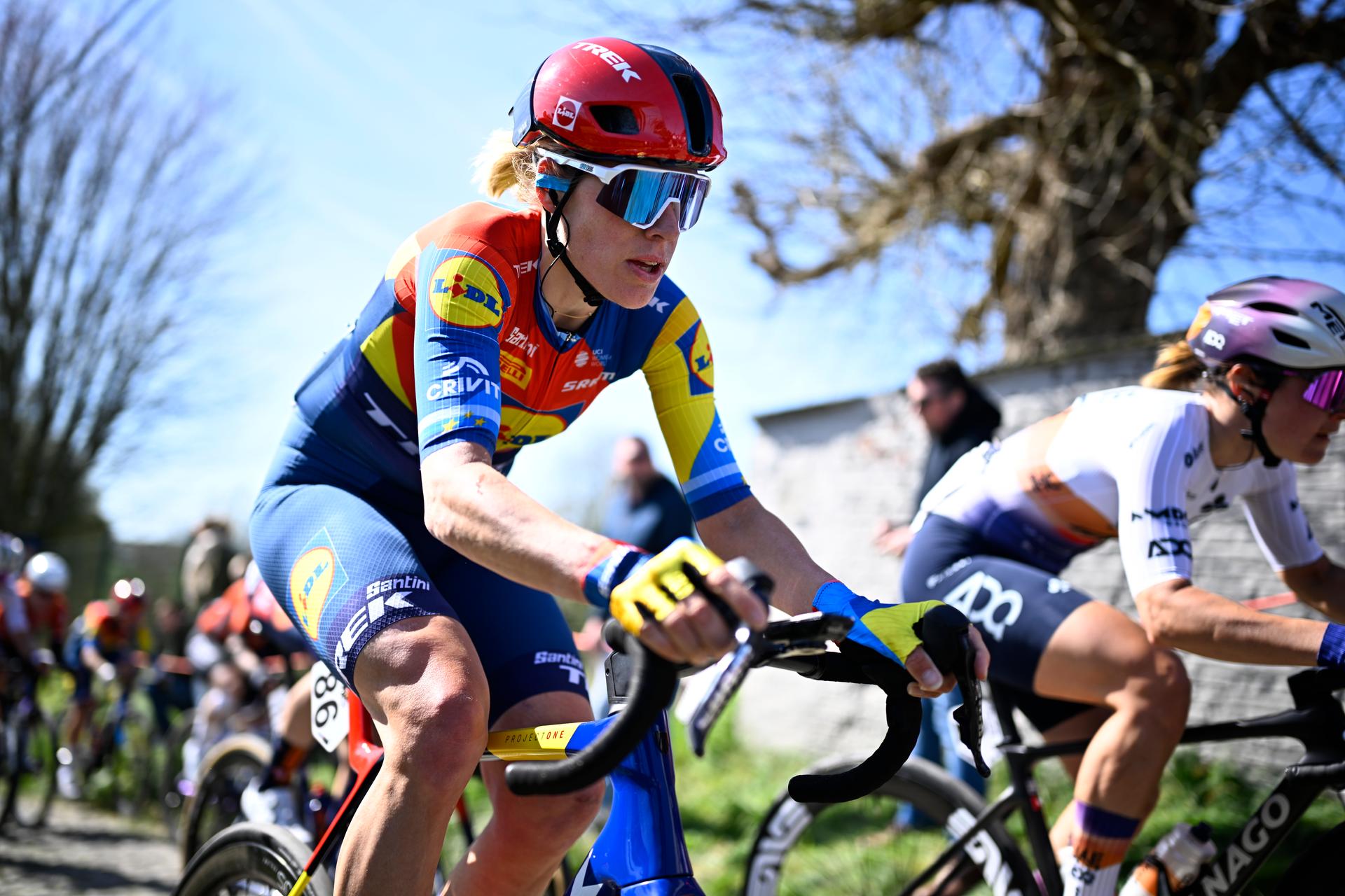 Dutch Ellen Van Dijk of Lidl-Trek pictured in action during the women's race of the 'Ronde van Vlaanderen/ Tour des Flandres/ Tour of Flanders' one day cycling race, 168,8k with start and finish in Oudenaarde, Sunday 06 April 2025. BELGA PHOTO JASPER JACOBS
