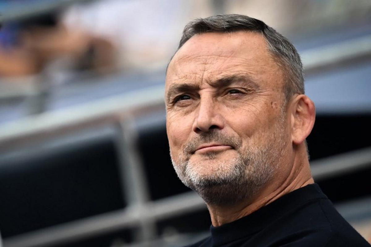 Nice's French head coach Franck Haise looks on during the French L1 football match between Le Havre AC and OGC Nice at the Stade Oceane in Le Havre, north-western France, on August 31, 2025.  Lou BENOIST / AFP