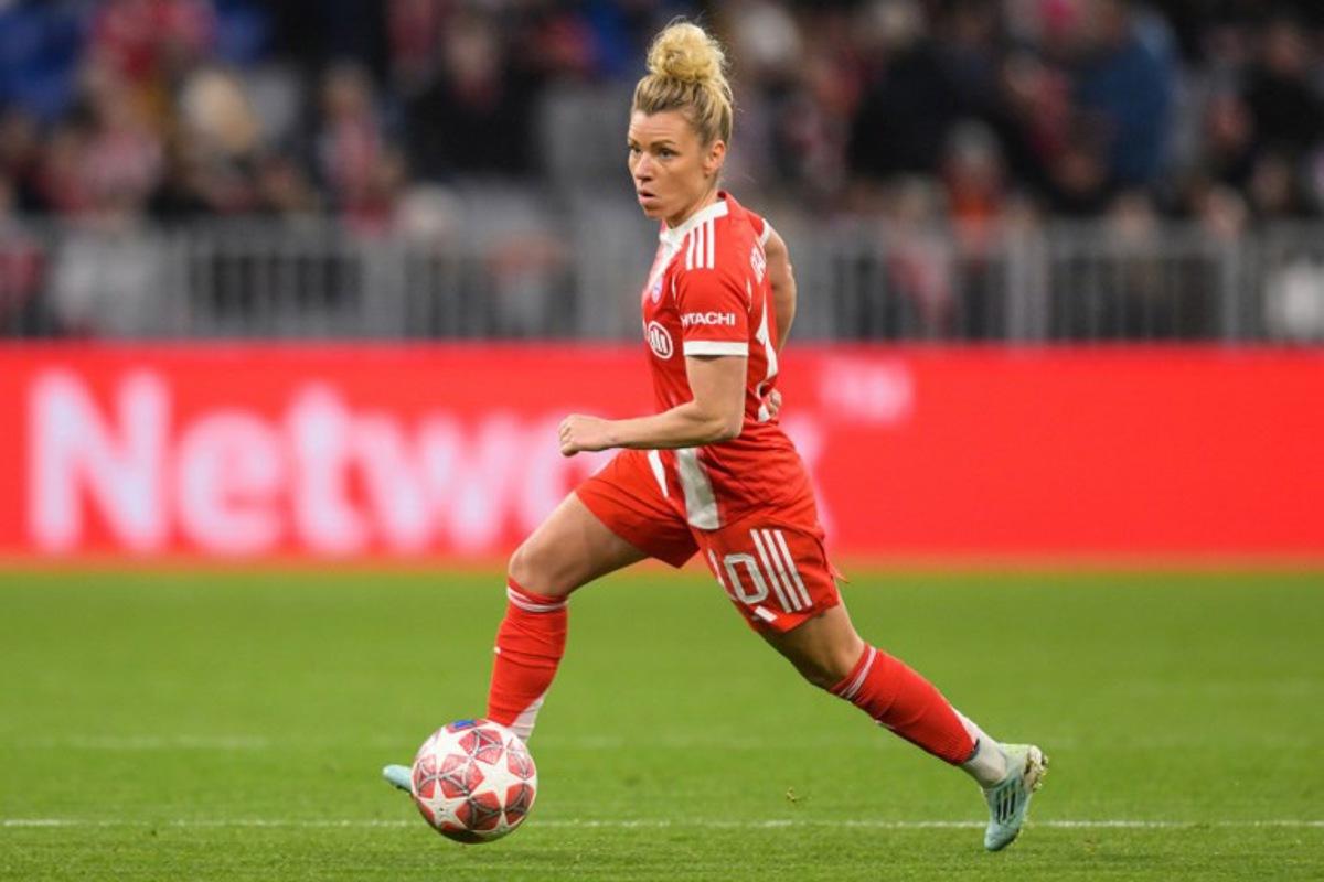 Bayern Munich's German midfielder #10 Linda Dallmann plays the ball during the UEFA Women's Champions League, Quarter Final second-leg football match between FC Bayern Munich and Manchester United in Munich on April, 1 2026.  Markus FISCHER / AFP