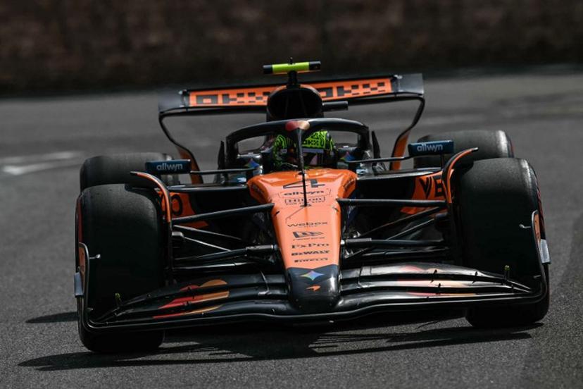 McLaren's British driver Lando Norris drives during a practice session of the Formula One Azerbaijan Grand Prix at the Baku City Circuit in Baku on September 19, 2025.  OZAN KOSE / AFP