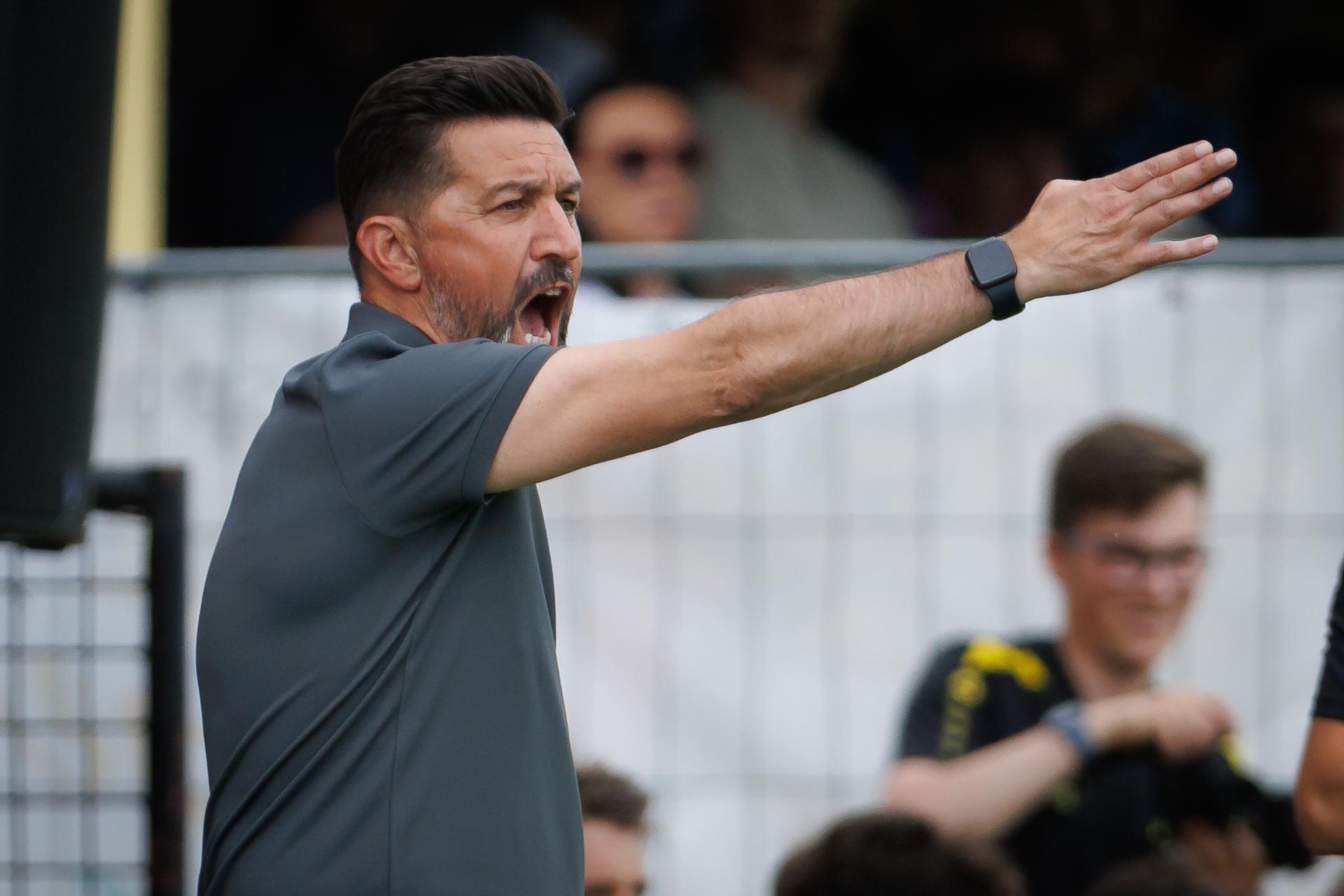Anderlecht's head coach Besnik Hasi pictured during a friendly soccer game between KWSC Lauwe and RSC Anderlecht, Saturday 28 June 2025 in Lauwe, in preparation of the upcoming 2025-2026 season. BELGA PHOTO KURT DESPLENTER