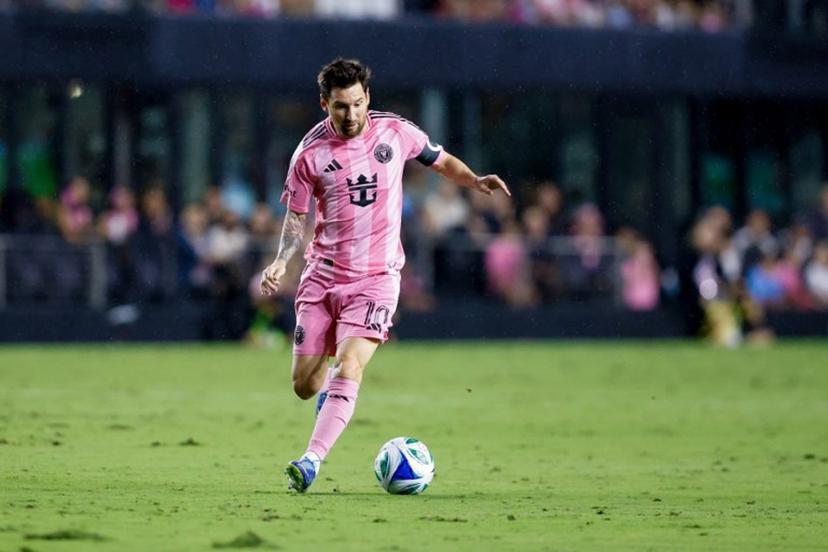 Inter Miami's Argentine forward Lionel Messi #10 controls the ball during the Major League Soccer (MLS) non-conference regular season soccer match between Inter Miami CF and D.C United at Chase Stadium in Fort Lauderdale, Florida, on September 20, 2025.  Chris Arjoon / AFP
