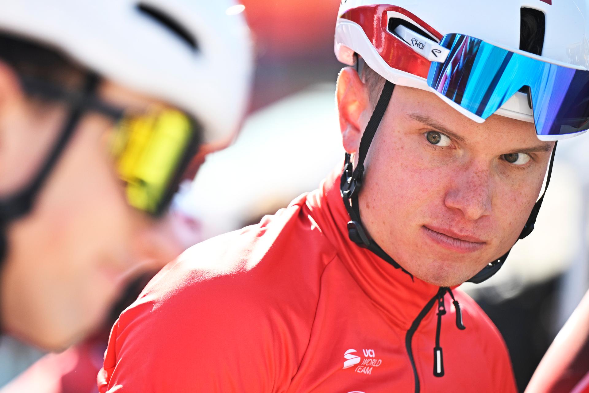 Belgian Lennert Van Eetvelt of Lotto-Intermarche pictured at the start of the men's race of the 90th edition of the 'La Fleche Wallonne', one day cycling race (Waalse Pijl - Walloon Arrow), 200 km from Herstal to Huy, Wednesday 22 April 2026.  BELGA PHOTO JASPER JACOBS