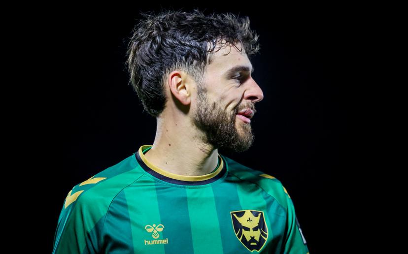 Francs Borains' Massimo Bruno looks dejected during a soccer game between RSCA Futures and Royal Francs Borains, Wednesday 17 December 2025 in Deinze, on day 18 of the 2025-2026 'Challenger Pro League' 1B second division of the Belgian championship. BELGA PHOTO VIRGINIE LEFOUR