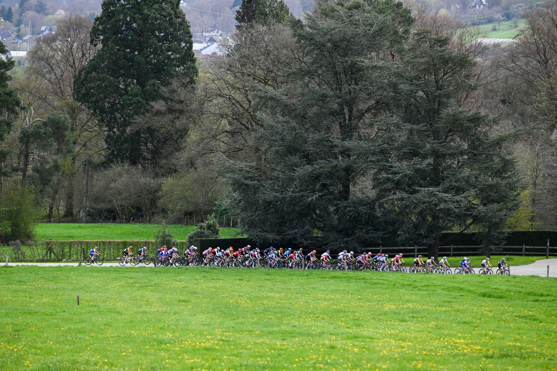 Illustration picture shows the peloton during the women elite race of the Liege-Bastogne-Liege one day cycling event, 142,1km from Liege, over Bastogne to Liege, Sunday 23 April 2023. BELGA PHOTO TOM GOYVAERTS