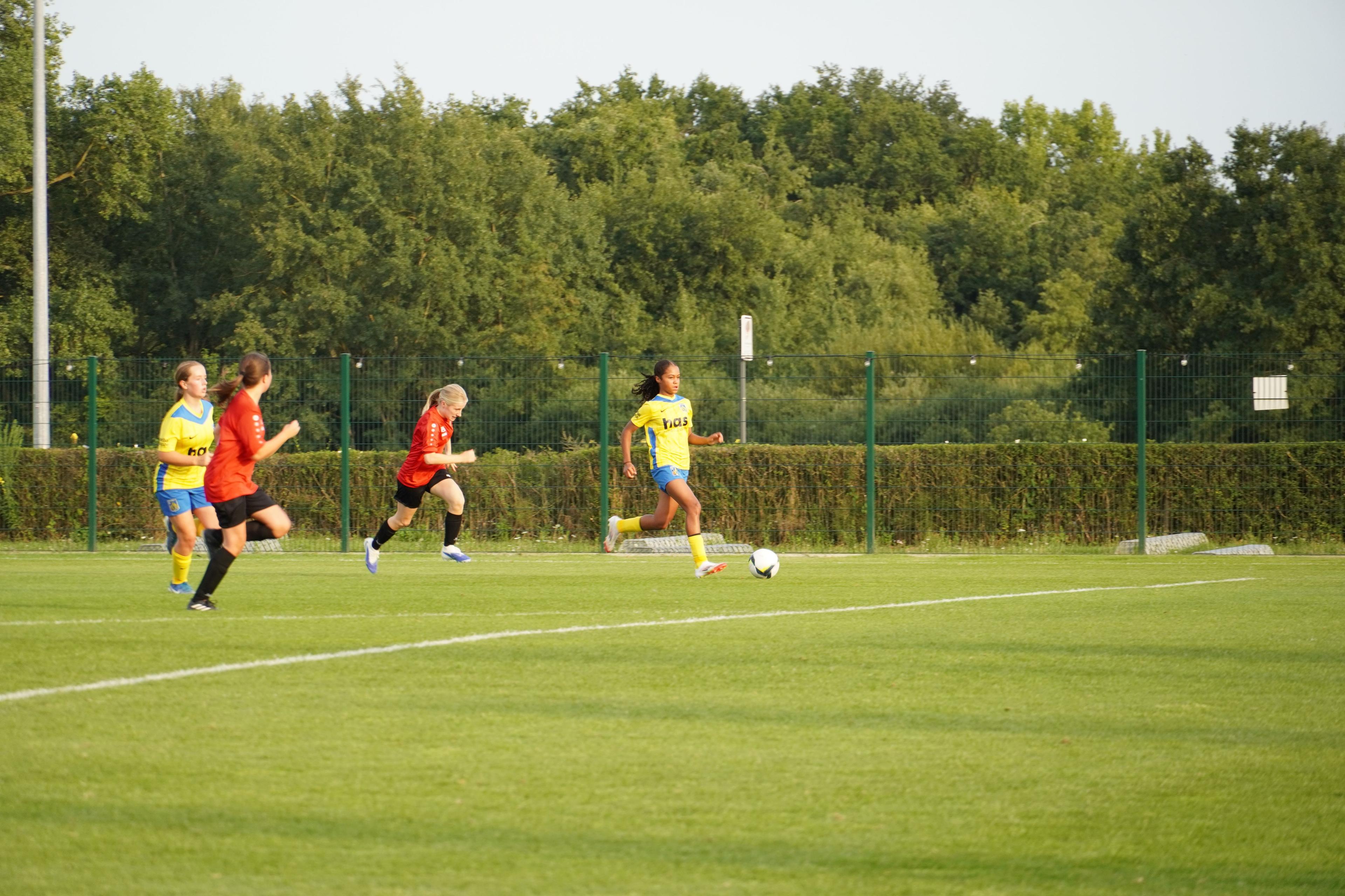 KVC Westerlo vs Lyra Lierse U16 Meisjes
