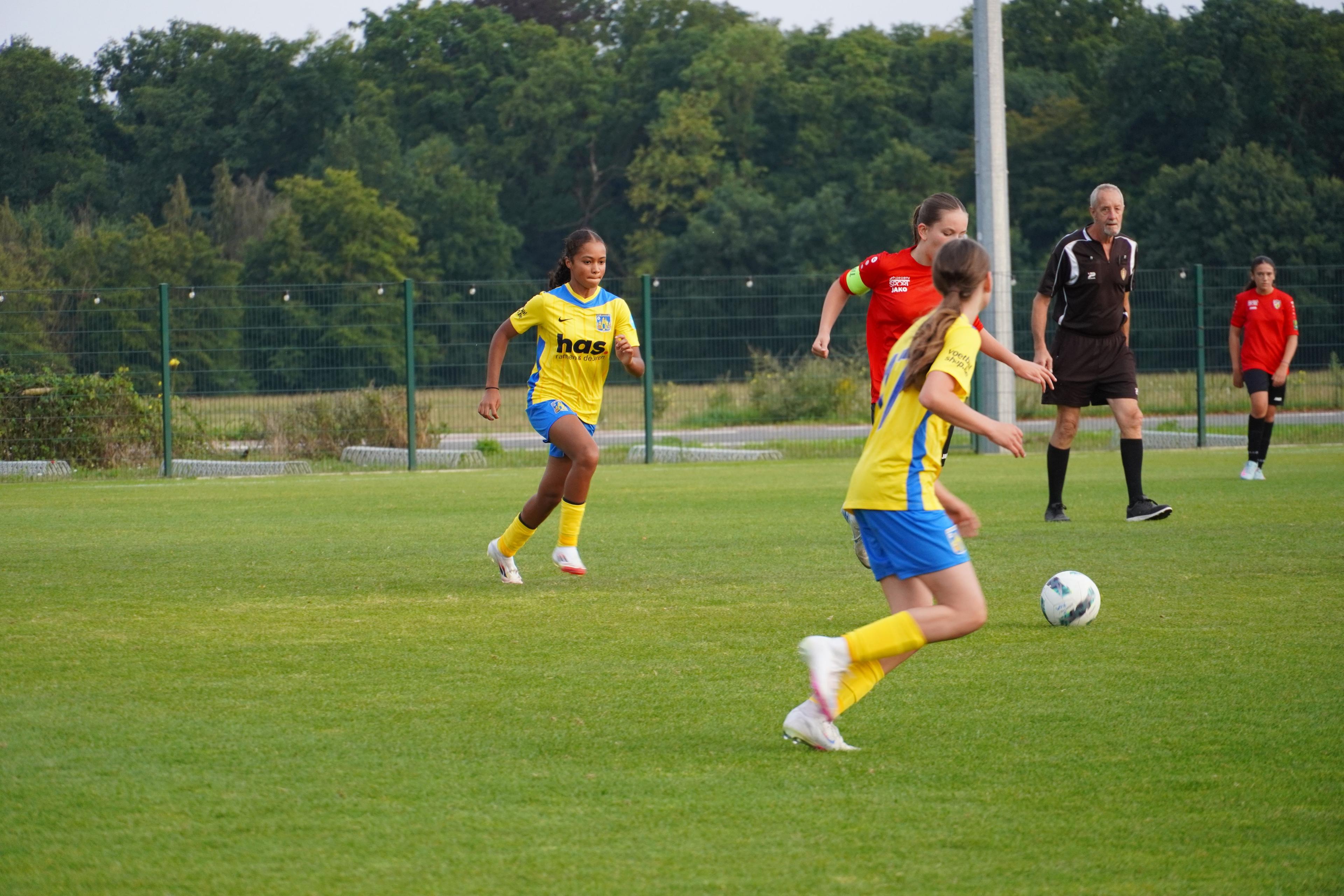 KVC Westerlo vs Lyra Lierse U16 Meisjes