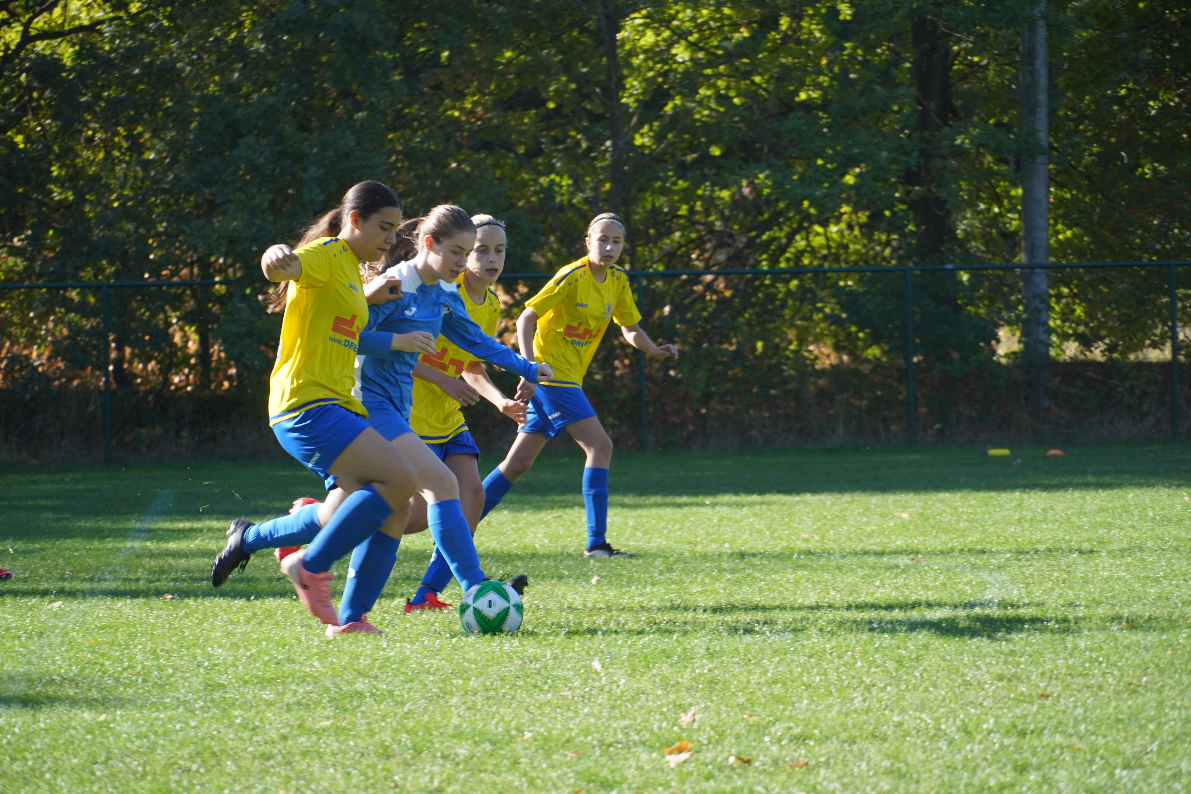 Moldavo VC vs SK Kadijk U16 meisjes