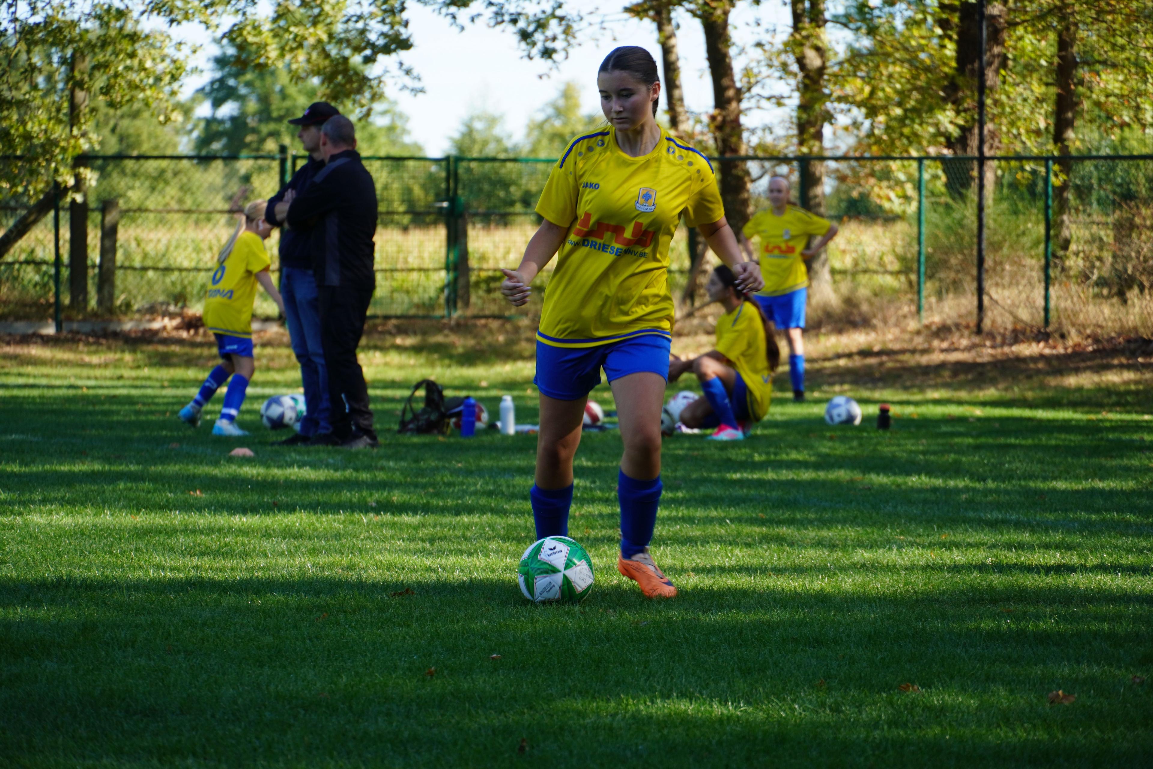 Moldavo VC vs SK Kadijk U16 meisjes