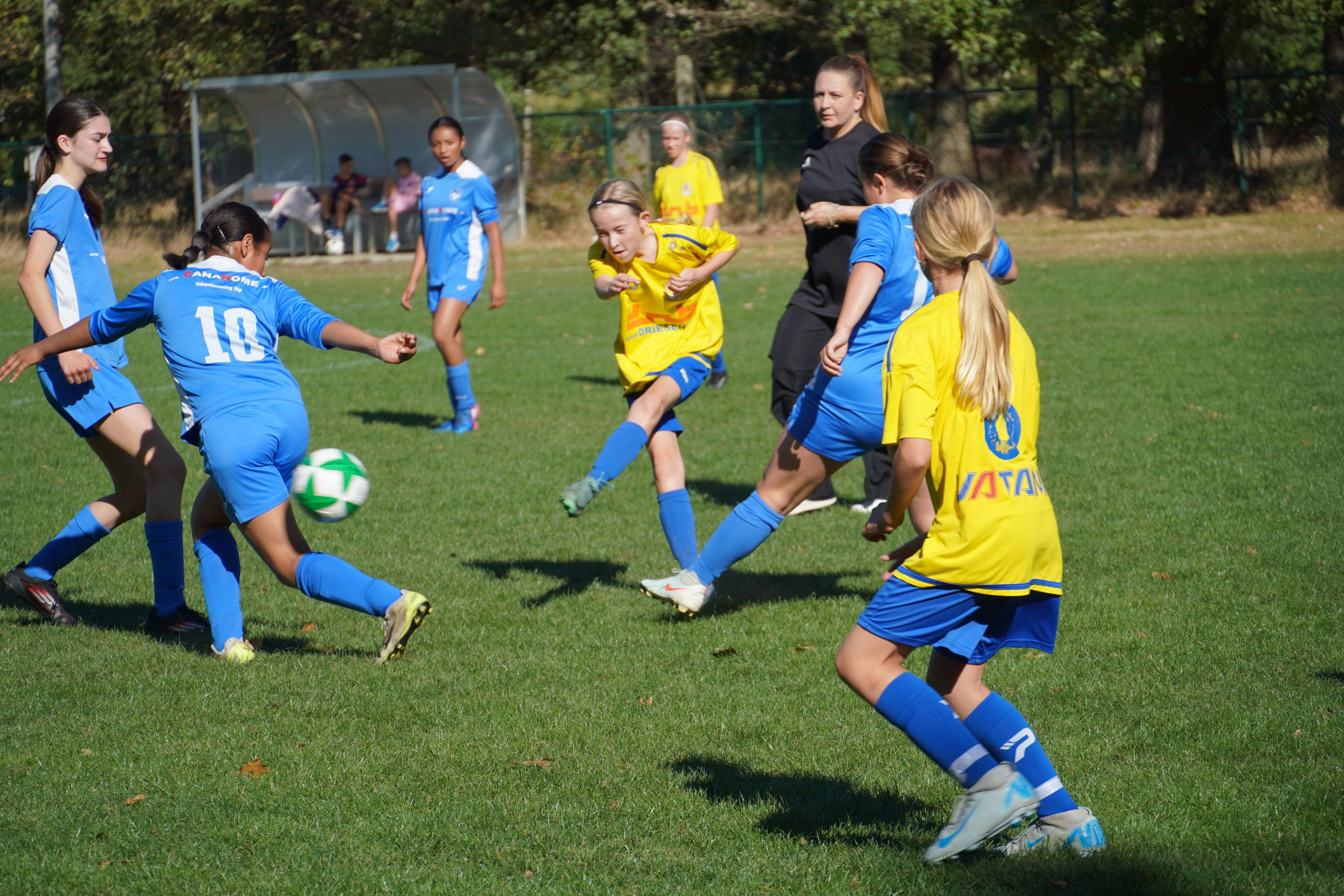 Moldavo VC vs SK Kadijk U16 meisjes