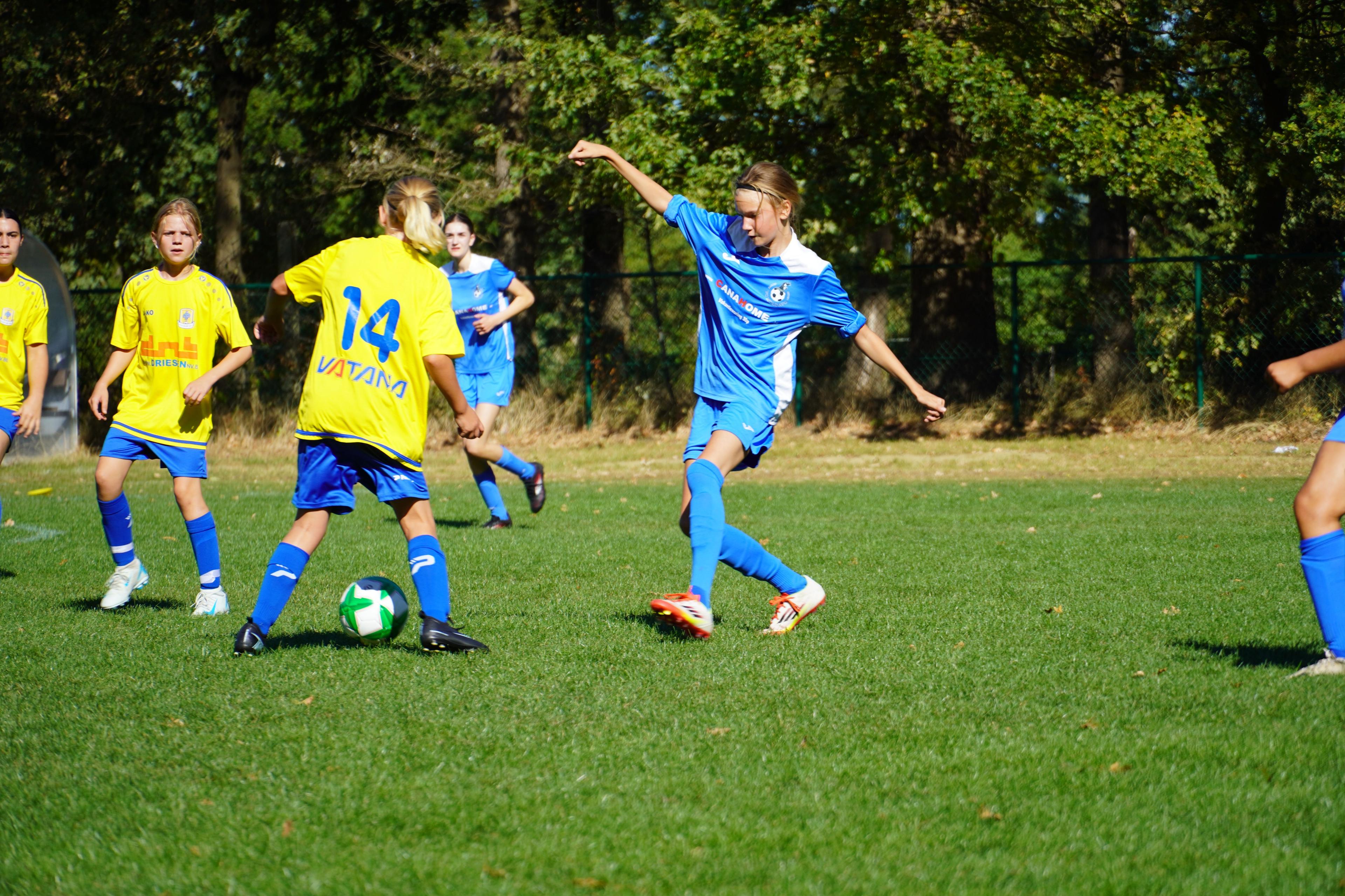 Moldavo VC vs SK Kadijk U16 meisjes
