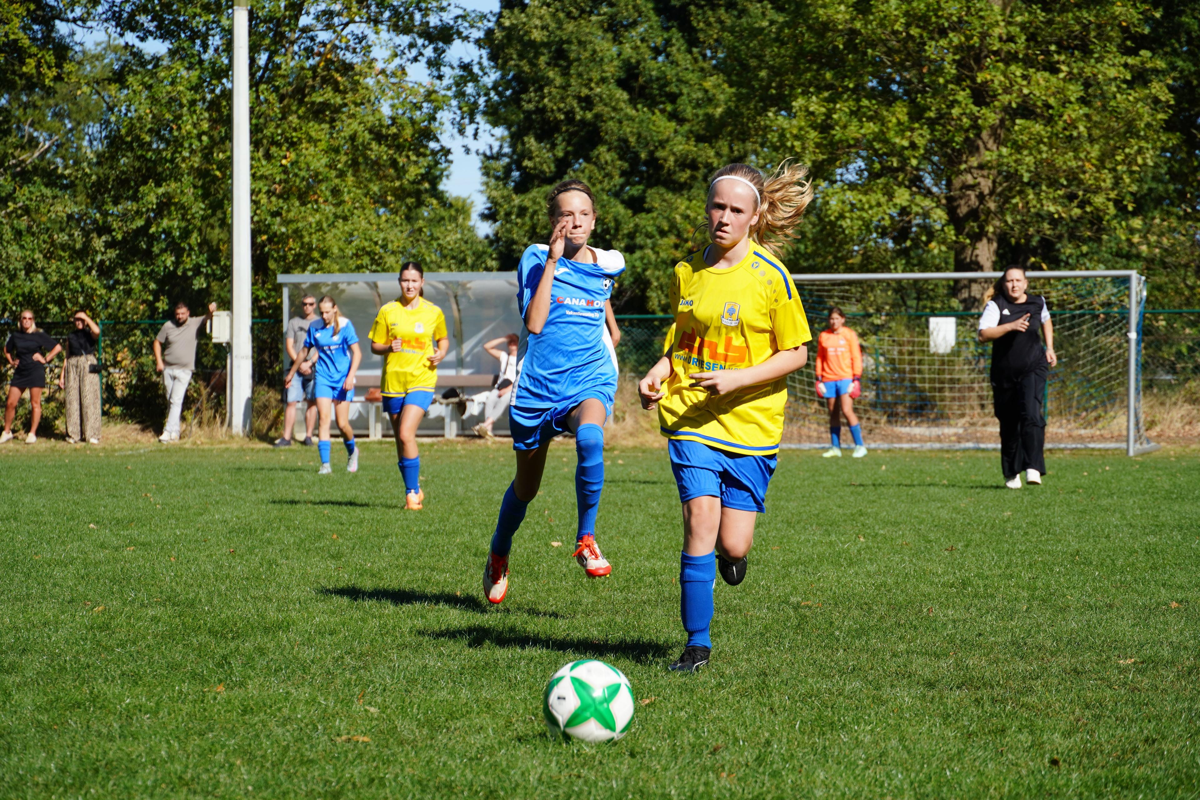 Moldavo VC vs SK Kadijk U16 meisjes