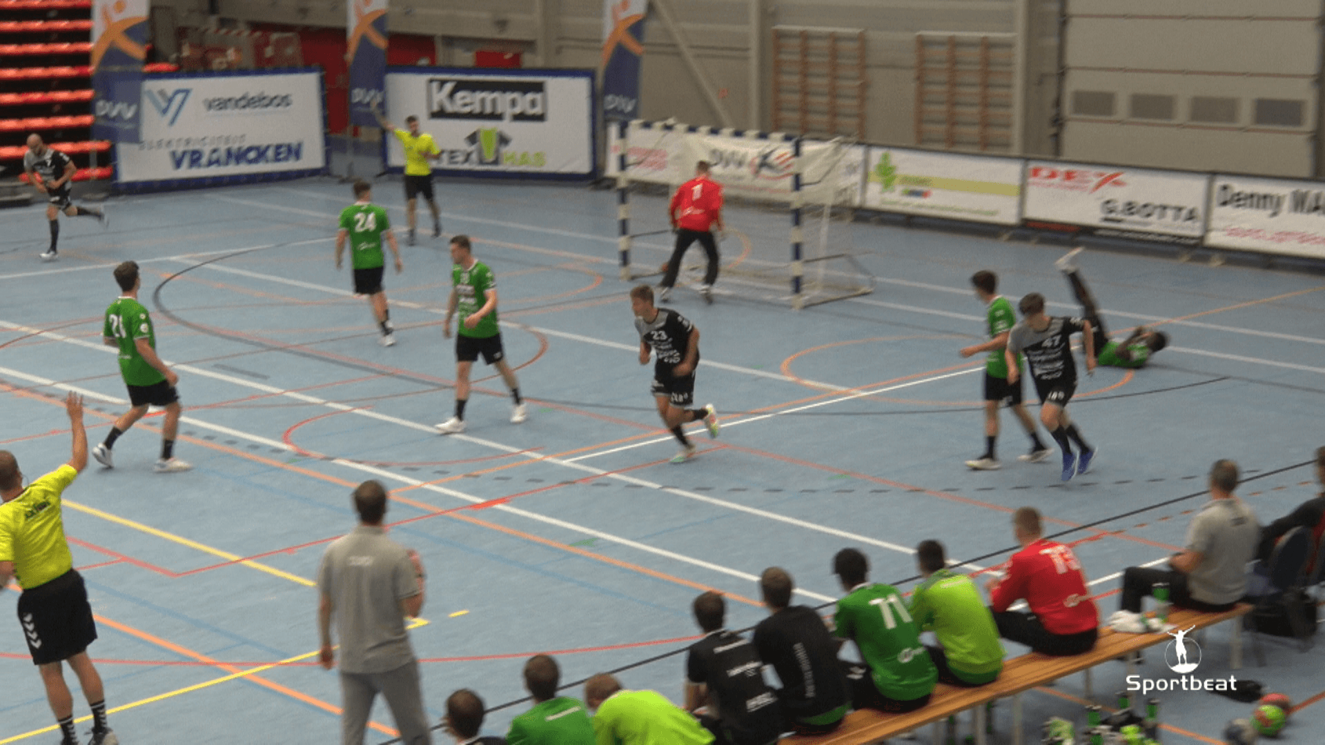 Handbal Tongeren wint van Initia Hubo hasselt...