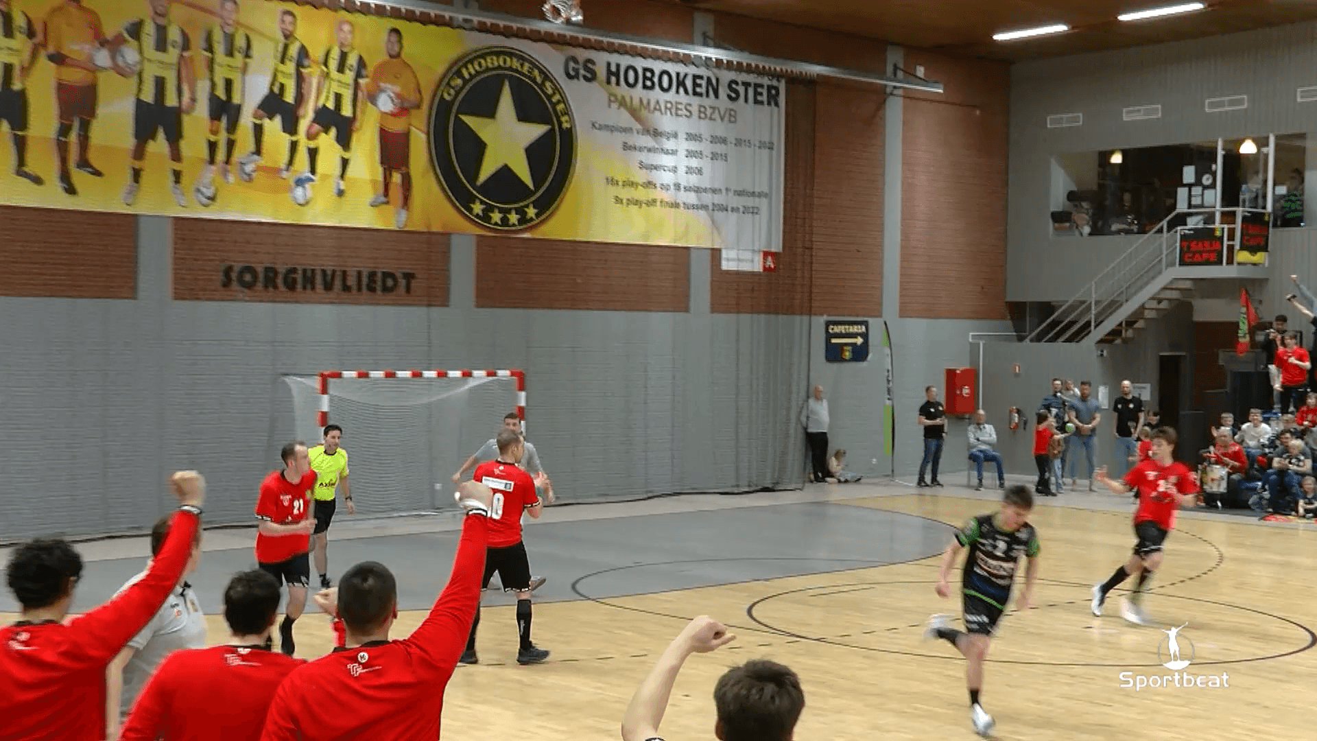 Sasja als tweede naar play-offs na winst op  Doornik