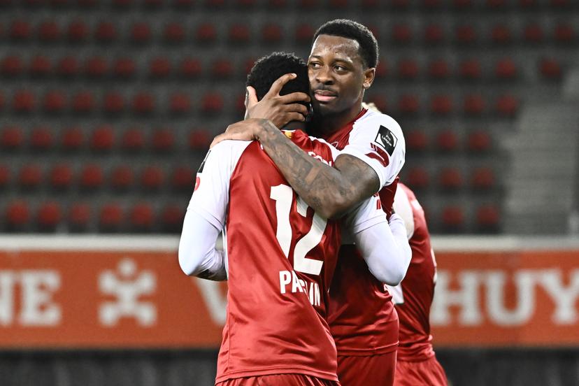 Essevee's Wilguens Paugain celebrates with 06 Essevee's Enrique Lofolomo after scoring the 2-1 goal during a soccer match between SV Zulte Waregem and KRC Genk, Saturday 17 January 2026 in Waregem, on day 20 of the 2025-2026 'Jupiler Pro League' first division of the Belgian championship. BELGA PHOTO MAARTEN STRAETEMANS