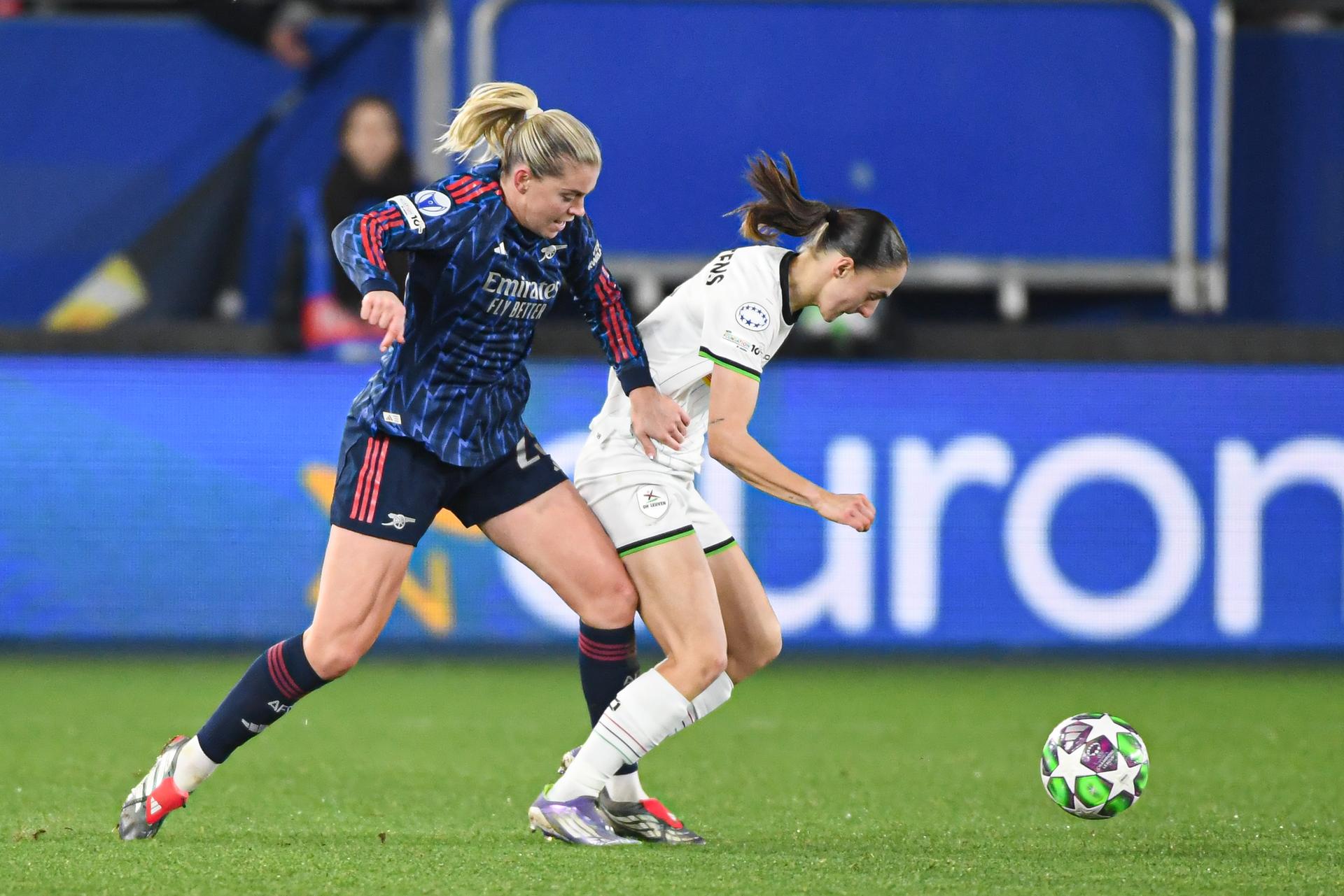 Arsenal?s Alessia Russo and OHL Women's Zenia Mertens pictured in action during a soccer match between Oud-Heverlee Leuven Women and English Arsenal, Wednesday 17 December 2025 in Heverlee, game 6 (out of 6) in the league phase of the UEFA Women's Champions League competition. BELGA PHOTO JILL DELSAUX