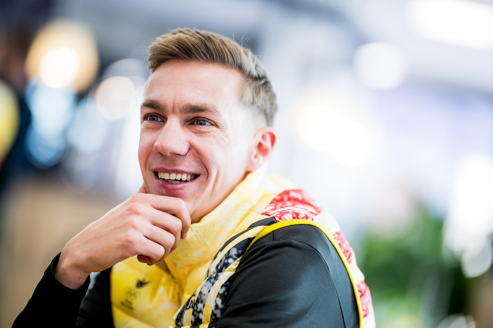 Belgian speed skater Bart Swings talks to the press during the Milano Cortina 2026 Olympic Winter Games, on Thursday 05 February 2026 in Milan, Italy. The XXV Winter Olympics take place from 6 to 22 February 2026 in Italy. BELGA PHOTO JASPER JACOBS