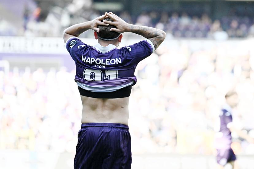 Anderlecht's Adriano Bertaccini looks dejected during a soccer match between RSC Anderlecht and Zulte Waregem, Sunday 10 August 2025 in Anderlecht, on day 3 of the 2025-2026 'Jupiler Pro League' first division of the Belgian championship. BELGA PHOTO MAARTEN STRAETEMANS