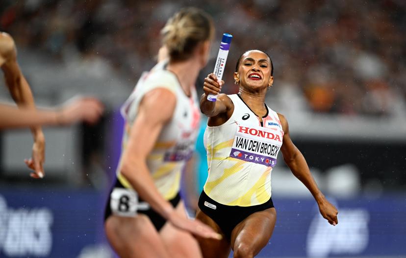 Belgian Helena Ponette and Belgian Naomi Van den Broeck pictured in action during the final of the men's 4x400m relay race, at the World Athletics Championships in Tokyo, Japan, on Sunday 21 September 2025. The outdoor Worlds are taking place from 13 to 21 September. BELGA PHOTO JASPER JACOBS