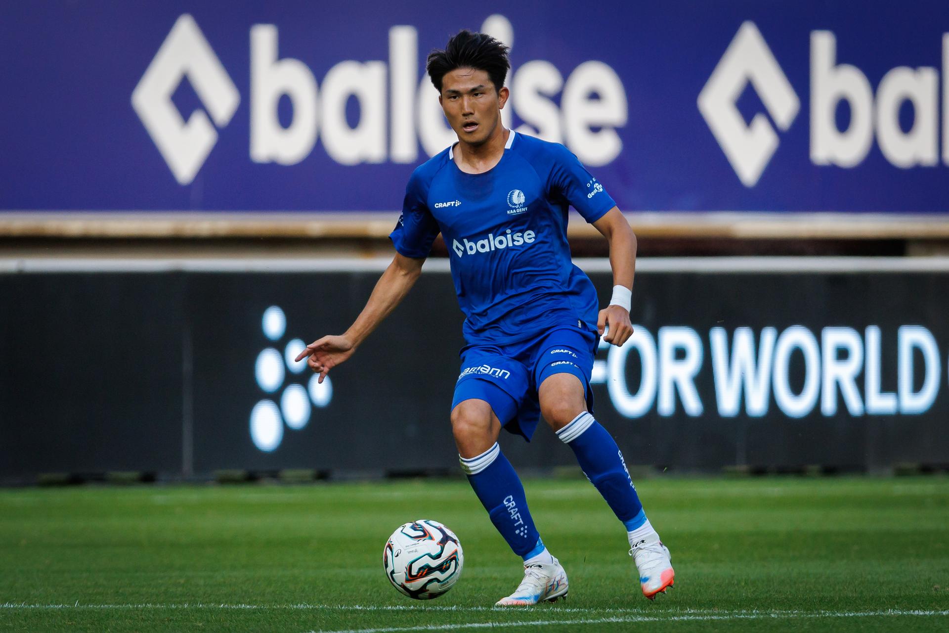 Gent's Tsuyoshi Watanabe pictured in action during a friendly soccer game between Belgian KAA Gent and Dutch AZ Alkmaar, on Wednesday 16 July 2025 in Gent. The teams are preparing for the upcoming 2025-2026 season. BELGA PHOTO KURT DESPLENTER