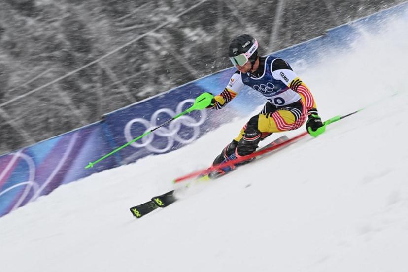 Belgium's Sam Maes competes in the first run of the men's slalom alpine skiing event during the Milano Cortina 2026 Winter Olympic Games at the Stelvio Ski Centre in Bormio (Valtellina) on February 16, 2026.  Fabrice COFFRINI / AFP