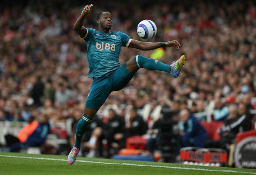 Bournemouth's Burkinabe striker #11 Dango Ouattara controls the ball during the English Premier League football match between Arsenal and Bournemouth at the Emirates Stadium in London on May 3, 2025.   Glyn KIRK / AFP