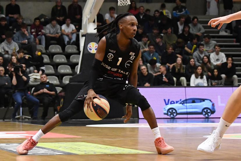Kortrijk's Darren Williams pictured in action during a basketball match between Leuven Bears and House of Talents Spurs Kortrijk, Thursday 13 February 2025 in Leuven, the return leg of the semi-finals of the men's Belgian Basketball Cup. BELGA PHOTO JILL DELSAUX