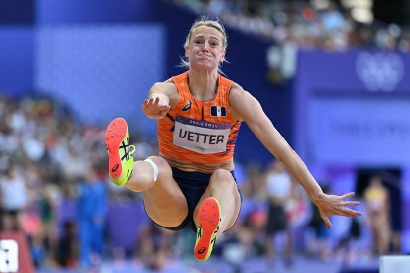 Netherlands' Anouk Vetter competes in the women's heptathlon long jump of the athletics event at the Paris 2024 Olympic Games at Stade de France in Saint-Denis, north of Paris, on August 9, 2024.  Andrej ISAKOVIC / AFP
