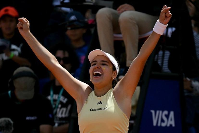 Colombia's Camila Osorio celebrates winning the WTA Bogota 2025 women's singles final match against Poland's Katarzyna Kawa in Bogota on April 6, 2025.   Luis ACOSTA / AFP