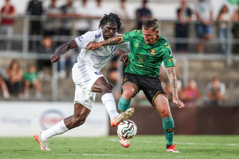 Patro Eisden's Romeo Vancy Mabanza and Francs Borains' Sebastien Dewaest fight for the ball during a soccer game between Royal Francs Borains and Patro Eisden Maasmechelen, Friday 15 August 2025 in Boussu, on day 2 of the 2025-2026 'Challenger Pro League' 1B second division of the Belgian championship. BELGA PHOTO BRUNO FAHY