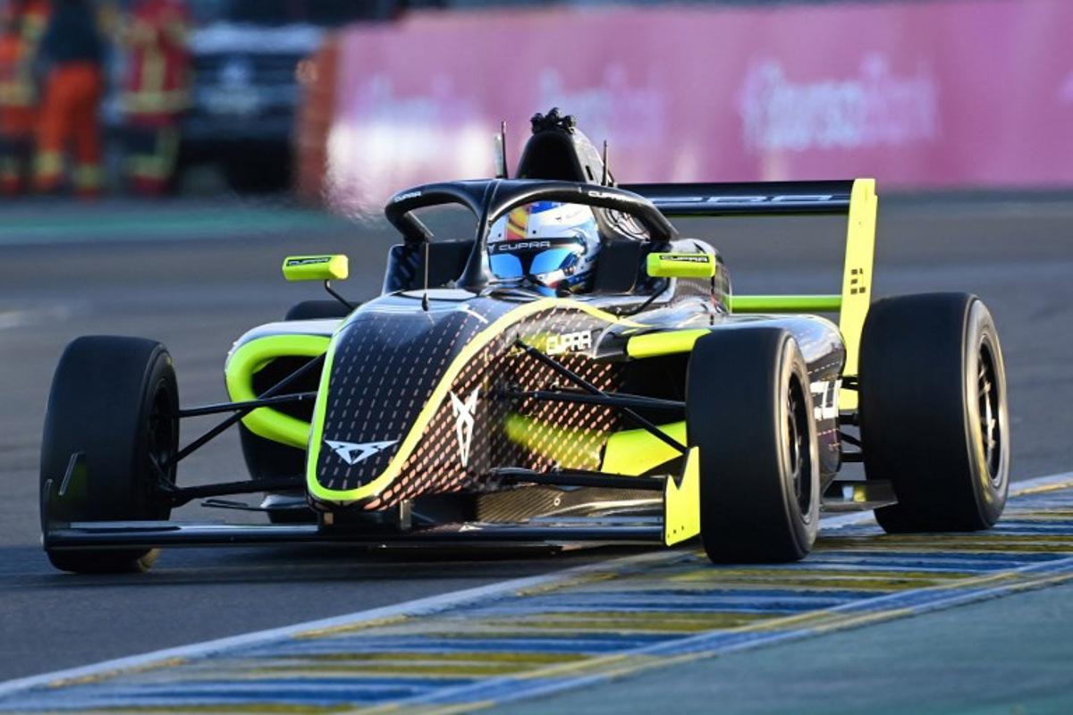 Spanish Youtuber "Karchez" steers his car during the F4 GP Explorer car race at the Bugatti circuit in Le Mans, western France, on October 5, 2025.    JEAN-FRANCOIS MONIER / AFP