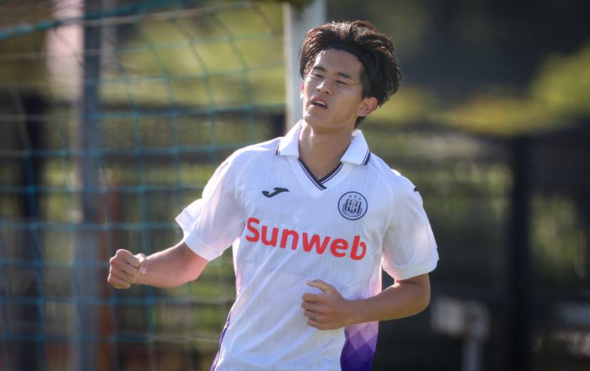 Anderlecht's Keisuke Goto celebrates after scoring during a friendly soccer game between Belgian soccer team RSC Anderlecht and Dutch team Dordrecht, during their summer camp in Renesse, the Netherlands on Saturday 12 July 2025. The team is preparing for the upcoming 2025-2026 first division season. BELGA PHOTO VIRGINIE LEFOUR