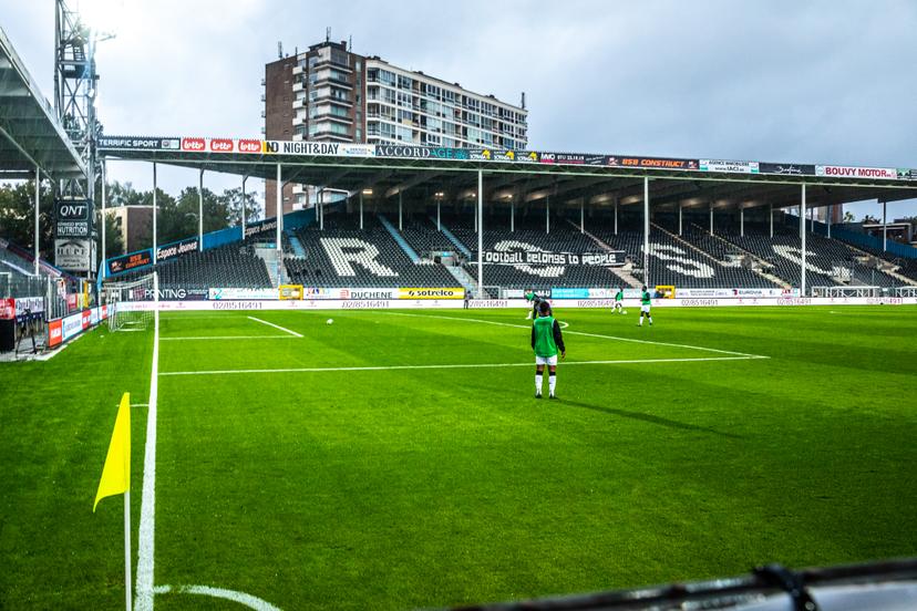 Illustration shows  Sporting Charleroi supporters watching the Jupiler Pro League match between Sporting Charleroi and Royal Antwerp FC from a higher terrace nearby the stadium, Sunday 30 August 2020, in Mambourg, Charleroi.  BELGA PHOTO HATIM KAGHAT