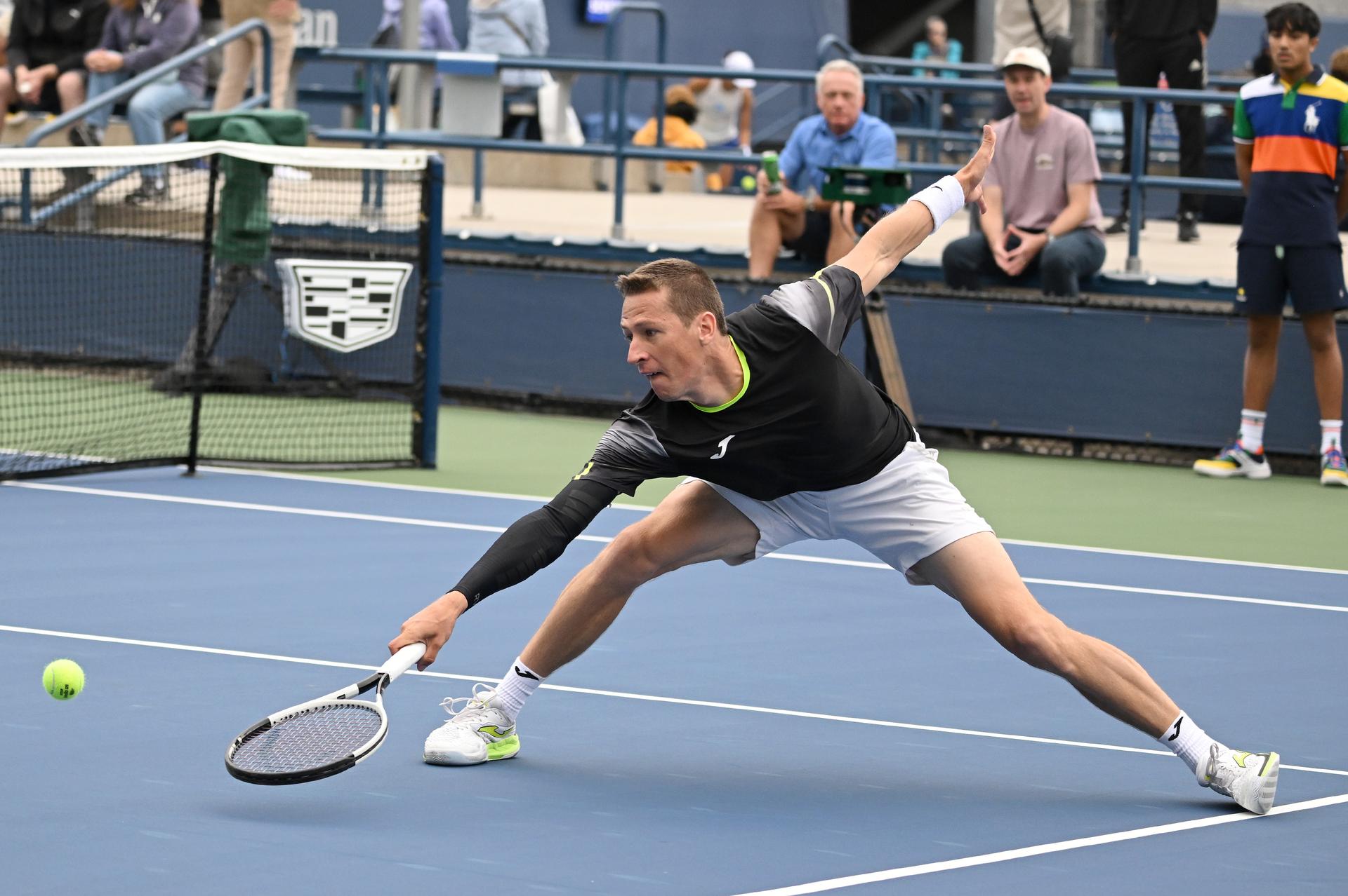 Belgian Kimmer Coppejans pictured in action during a tennis match between Belgian Blockx and Belgian Coppejans, in the second round of the qualifications for the men's signles of the 2025 US Open Grand Slam tennis tournament in New York City, USA, Thursday 21 August 2025. BELGA PHOTO TONY BEHAR