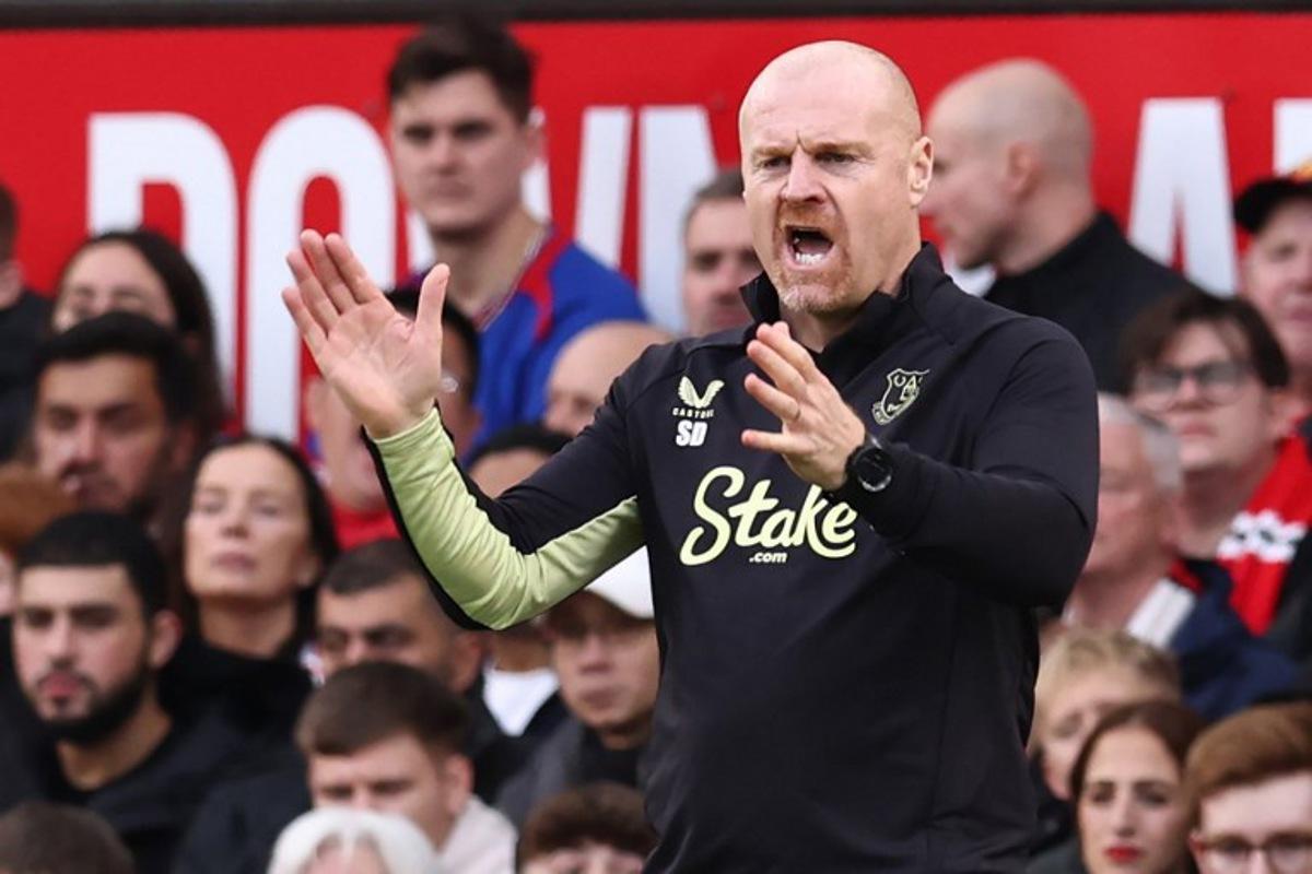 Everton's English manager Sean Dyche gestures on the touchline during the English Premier League football match between Manchester United and Everton at Old Trafford in Manchester, north west England, on December 1, 2024.  Darren Staples / AFP