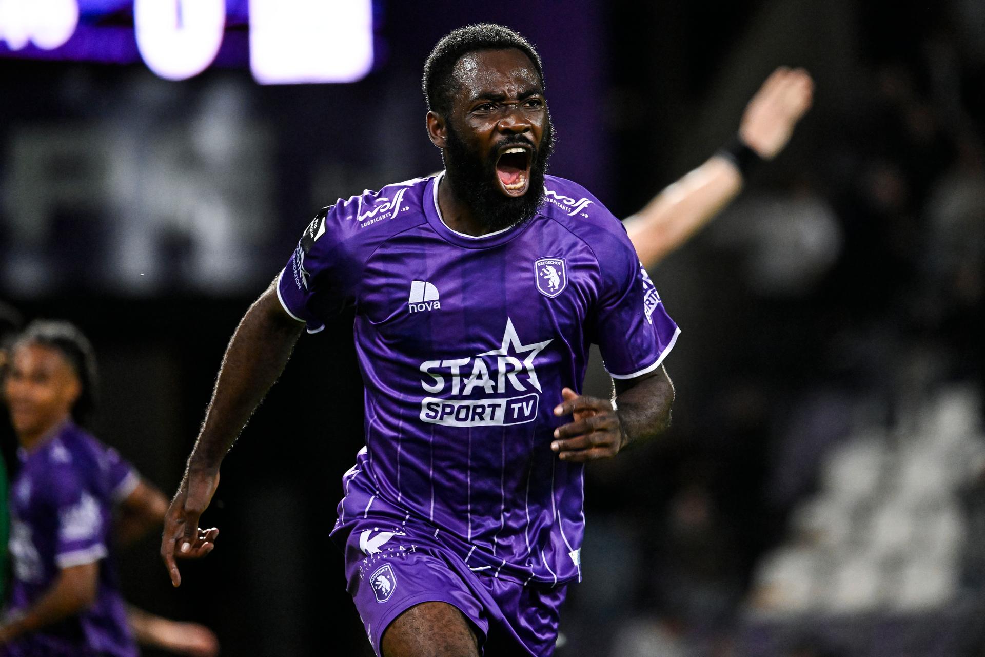 Beerschot's Arnold Vula celebrates after scoring during a soccer game between Beerschot VA and Royal Francs Borains, Saturday 20 September 2025 in Antwerp, on day 6 of the 2025-2026 'Challenger Pro League' 1B second division of the Belgian championship. BELGA PHOTO BERT GOYVAERTS