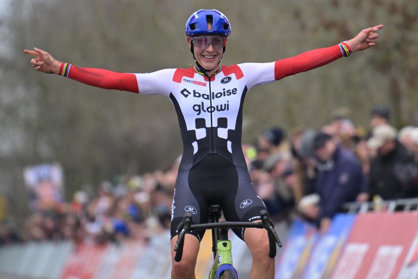 Dutch Lucinda Brand and pictured crossing the finish line of the women's elite race of the 6th stage (out of 12) of the world cup cyclocross, in Koksijde Sunday 21 December 2025. BELGA PHOTO DAVID PINTENS