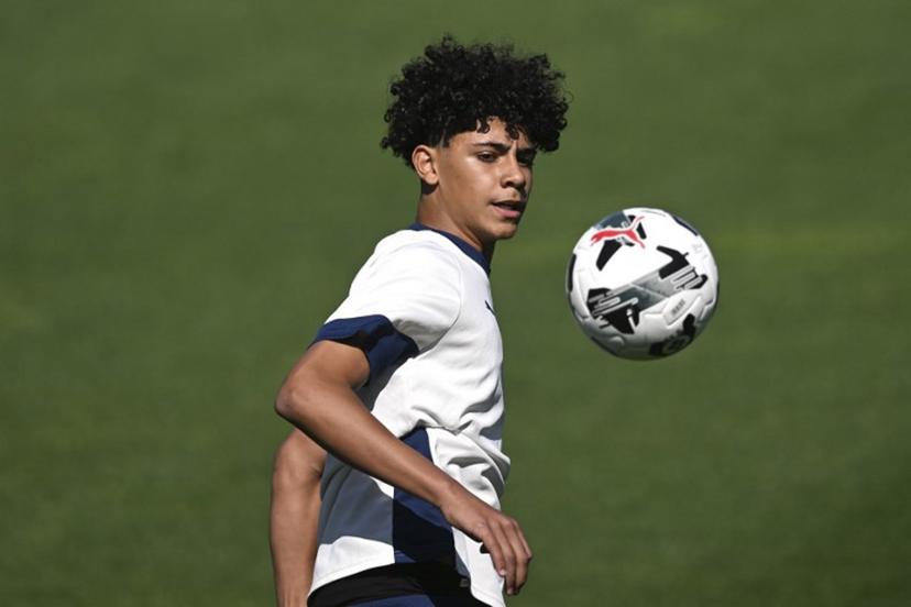 Portugal's under 15 forward Cristiano dos Santos Junior "Cristianinho", son of Portugal's forward Cristiano Ronaldo, takes part in a training session at Cidade do Futebol, training camp in Oeiras, outskirts of Lisbon, on May 11, 2025, ahead of under 15 Portugal vs Japan match on May 13, 2025 during Vlatko Markovic International Tournament in Croatia.   PATRICIA DE MELO MOREIRA / AFP