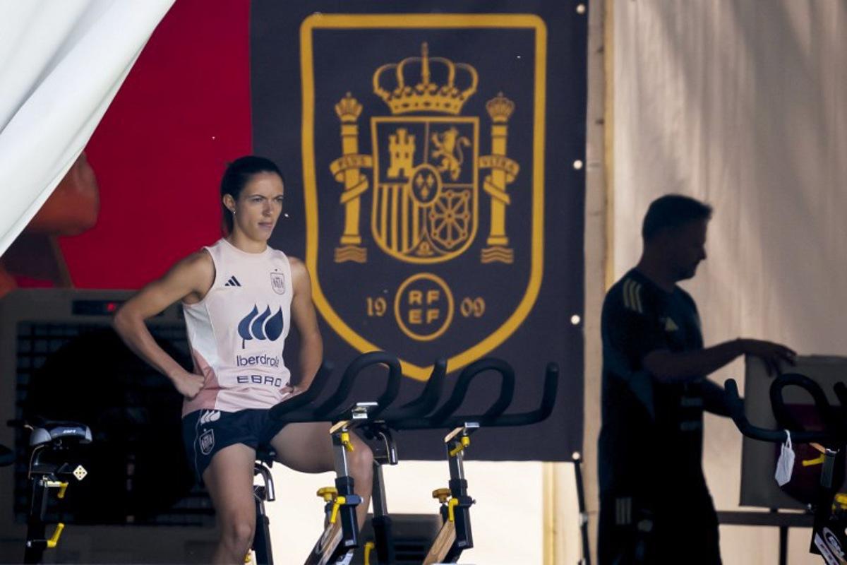Spain's midfielder #06 Aitana Bonmati trains in a tent ahead of the UEFA Women's Euro 2025 football tournament, at Juan-Antonio Samaranch Stadium, in Lausanne, on July 1, 2025  Spain's two-time Ballon d'Or winner Aitana Bonmati has joined up with their Euro 2025 squad in Switzerland after having treatment for viral meningitis, the Spanish Football Federation (RFEF) announced on Monday. Fabrice COFFRINI / AFP