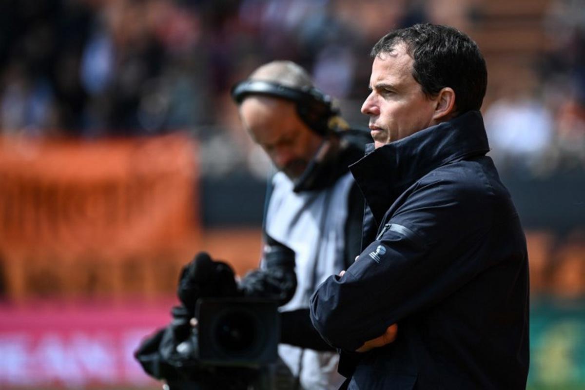 Lorient's French head coach Regis Le Bris looks on during the French L1 football match between FC Lorient and Toulouse FC at Stade du Moustoir in Lorient, western France, on April 28, 2024.  Sebastien SALOM-GOMIS / AFP