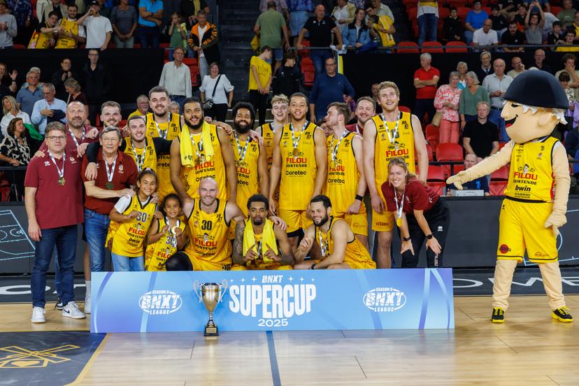Oostende's players celebrate after winning a basketball match between Belgian BC Oostende and Dutch Heroes Den Bosch, Saturday 20 September 2025 in Oostende, the supercup of the 'BNXT League' Belgian/Dutch first division basket championship between the champion of Belgium and the Netherlands. BELGA PHOTO KURT DESPLENTER