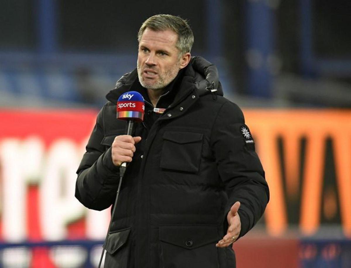 Former player and television pundit Jamie Carragher works pitchside ahead of the English Premier League football match between Everton and Leeds United at Goodison Park in Liverpool, north west England on November 28, 2020.  PETER POWELL / POOL / AFP RESTRICTED TO EDITORIAL USE. No use with unauthorized audio, video, data, fixture lists, club/league logos or 'live' services. Online in-match use limited to 120 images. An additional 40 images may be used in extra time. No video emulation. Social media in-match use limited to 120 images. An additional 40 images may be used in extra time. No use in betting publications, games or single club/league/player publications.

