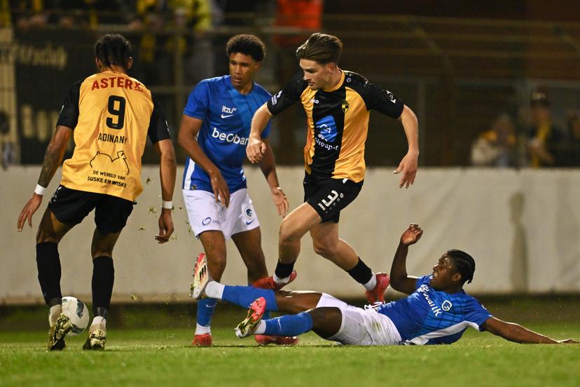 Lierse's Luc Marijnissen and Genk's Christian Akpan fight for the ball during a soccer game between Jong Genk and Lierse SK, Friday 18 April 2025 in Geel, on the 30th and last day of the 2024-2025 'Challenger Pro League' 1B second division of the Belgian championship. BELGA PHOTO JOHAN EYCKENS