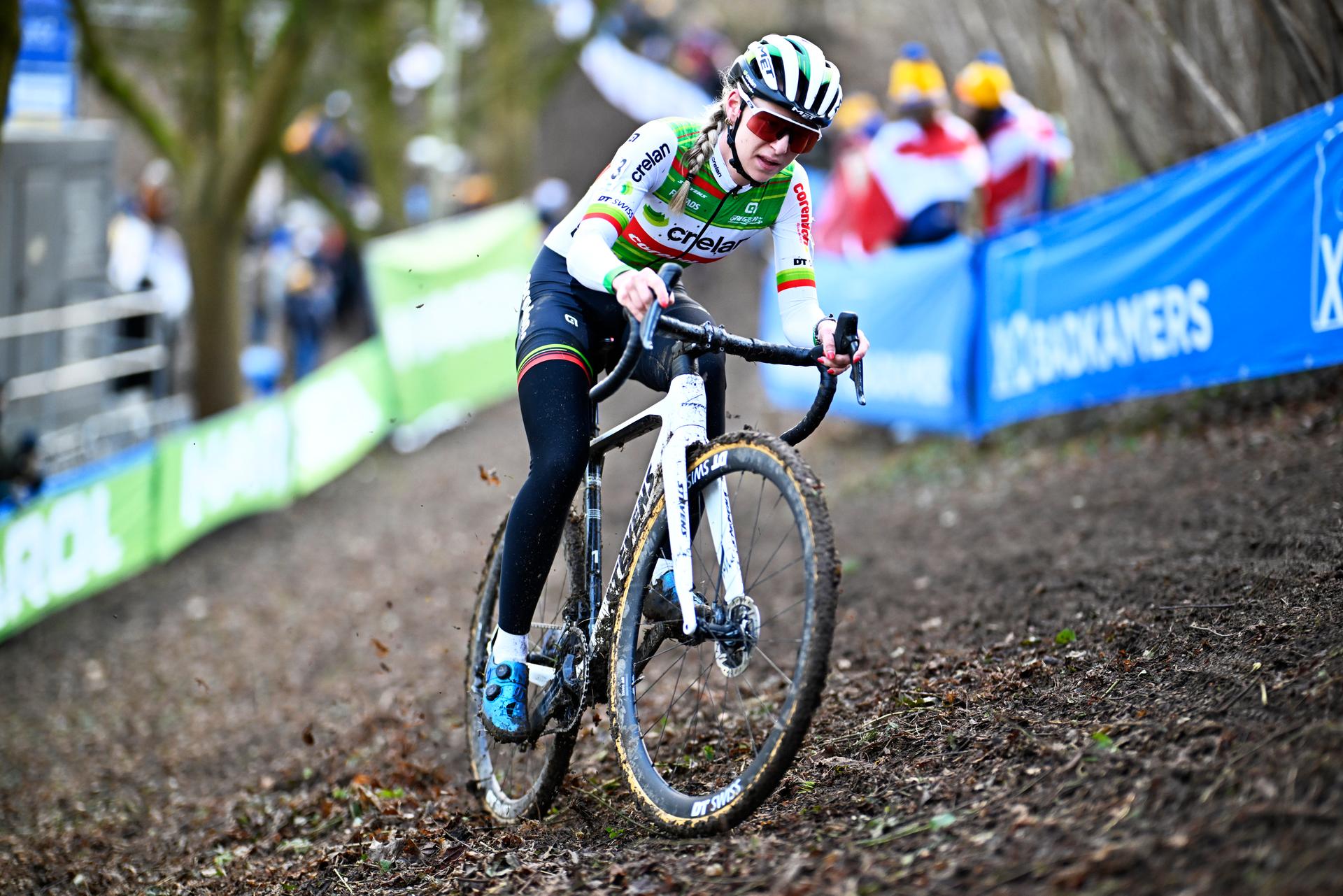 Dutch Inge van der Heijden pictured in action during the women elite race of the 'Brussels Universities' cyclocross cycling event, stage 8/8 in the 'X20 Badkamers Trofee' competition, Sunday 16 February 2025 in Brussels, Belgium. BELGA PHOTO JASPER JACOBS