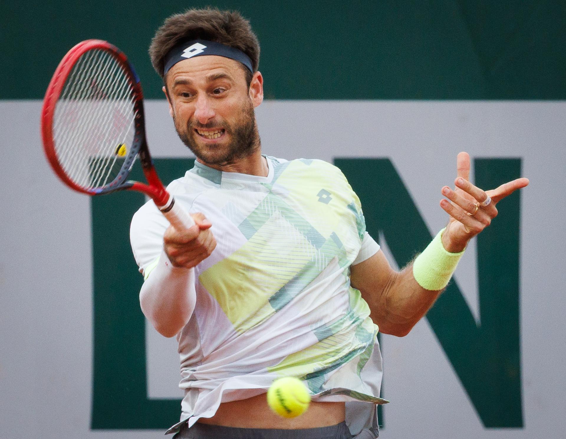 Belgian Sander Gille pictured in action during a doubles tennis match between Belgian-Polish pair Gille-Zielinski and American pair Harrison-King, in the first round of the men's doubles at the Roland Garros Grand Slam tennis tournament, Wednesday 28 May 2025 in Paris, France. The 2025 edition of Roland Garros takes place from May 24th to June 8th 2025. BELGA PHOTO BENOIT DOPPAGNE