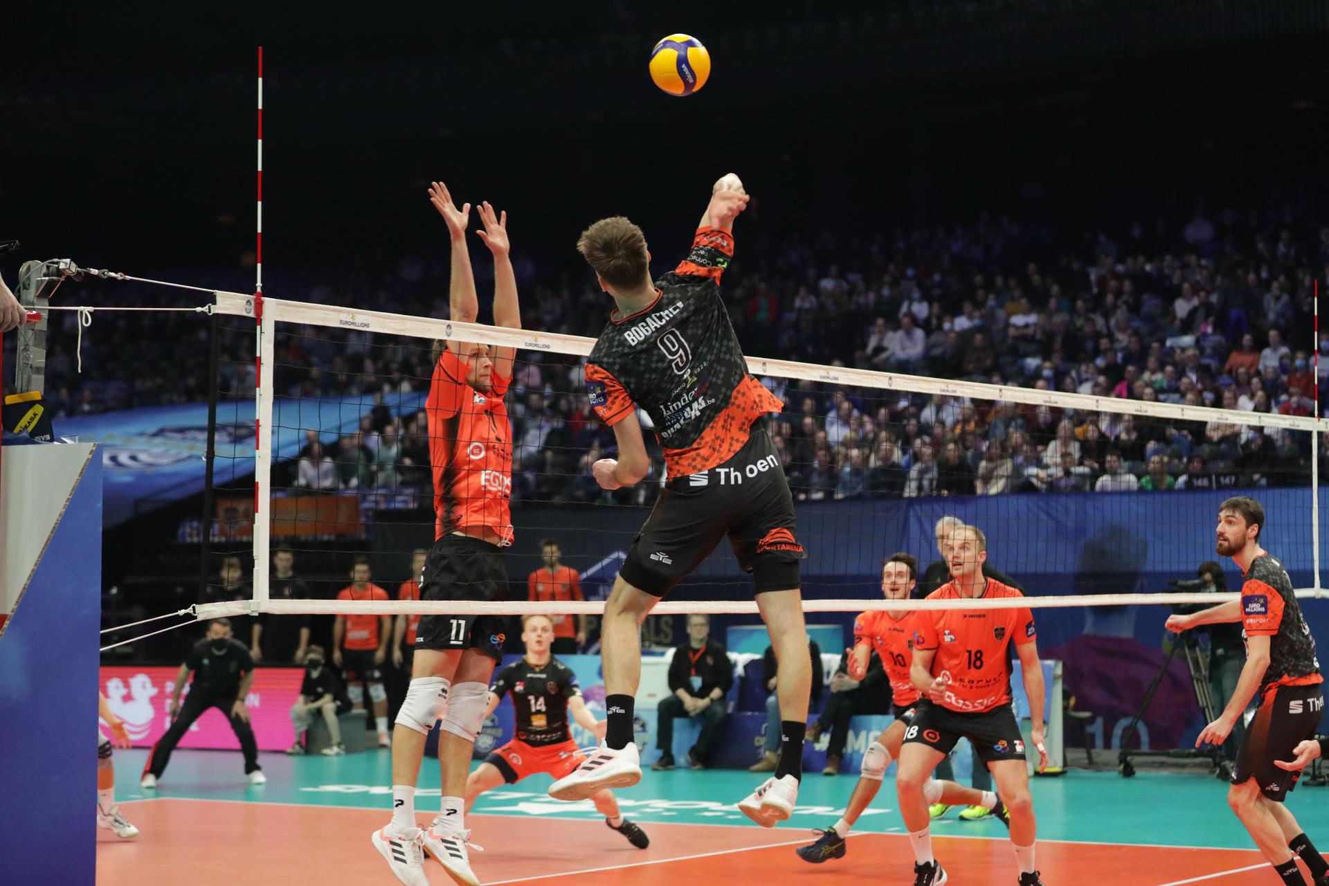 Aalst's Egor Bogachev pictured during the match between Caruur Volley Gent and Lindemans Aalst, the final match in the men Belgian volleyball cup competition, Sunday 27 February 2022 in Merksem, Antwerp. BELGA PHOTO MARIJN DE KEYZER