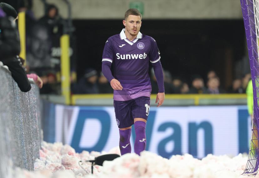 Anderlecht's Thorgan Hazard looks dejected during a soccer match between RSC Anderlecht and RAAL La Louviere, Sunday 15 February 2026 in Brussels, on day 25 of the 2025-2026 'Jupiler Pro League' first division of the Belgian championship. BELGA PHOTO VIRGINIE LEFOUR