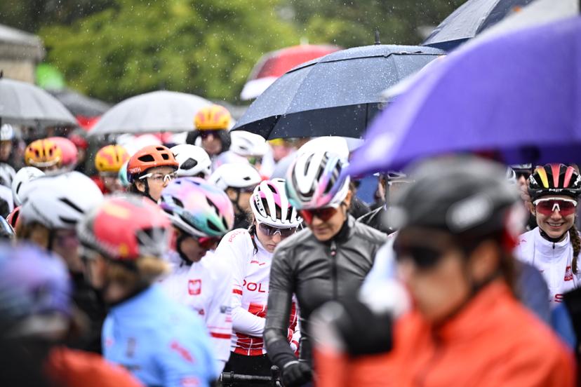 Riders pictured at the start of the elite women road race at the 2024 UCI Road and Para-Cycling Road World Championships, Saturday 28 September 2024, in Zurich, Switzerland. The Worlds are taking place from 21 to 29 September. BELGA PHOTO JASPER JACOBS